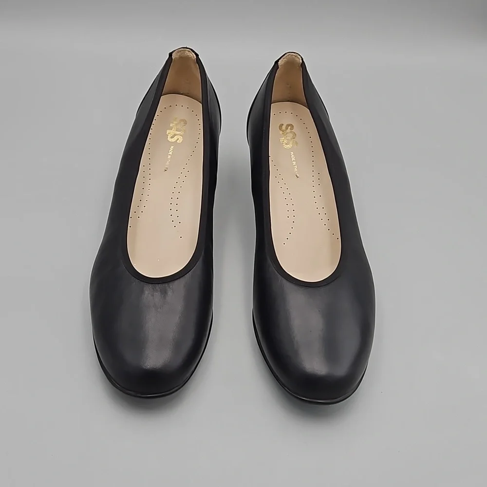 SAS Women's Milano Black Leather Slip On Comfort Pump Low Heel Size 11 B